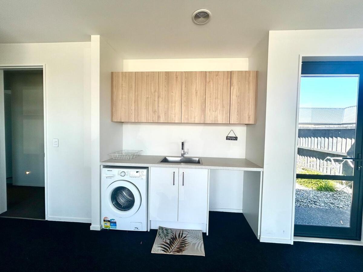Holiday home Modern Three Bedroom House *